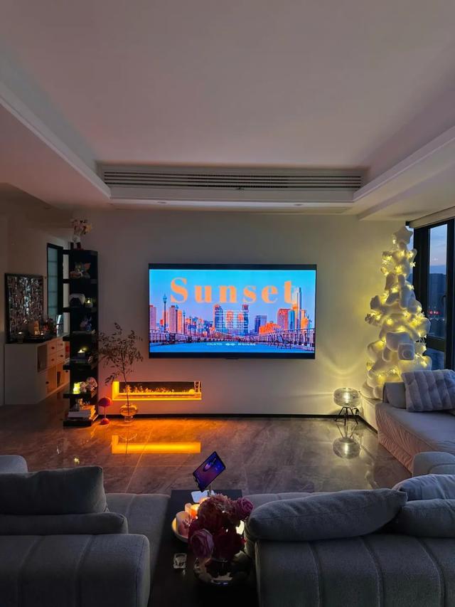 一个住了1年的家凭一个客厅就涨粉10万网友：太少见了(图2)