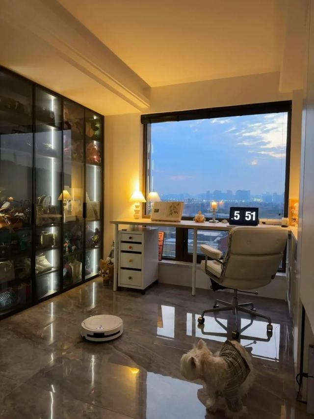 一个住了1年的家凭一个客厅就涨粉10万网友：太少见了(图3)