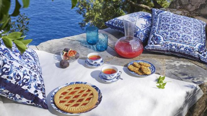 DG的色彩和图案的碰撞缔造独一无二的杜嘉班纳意式家居氛围(图3)