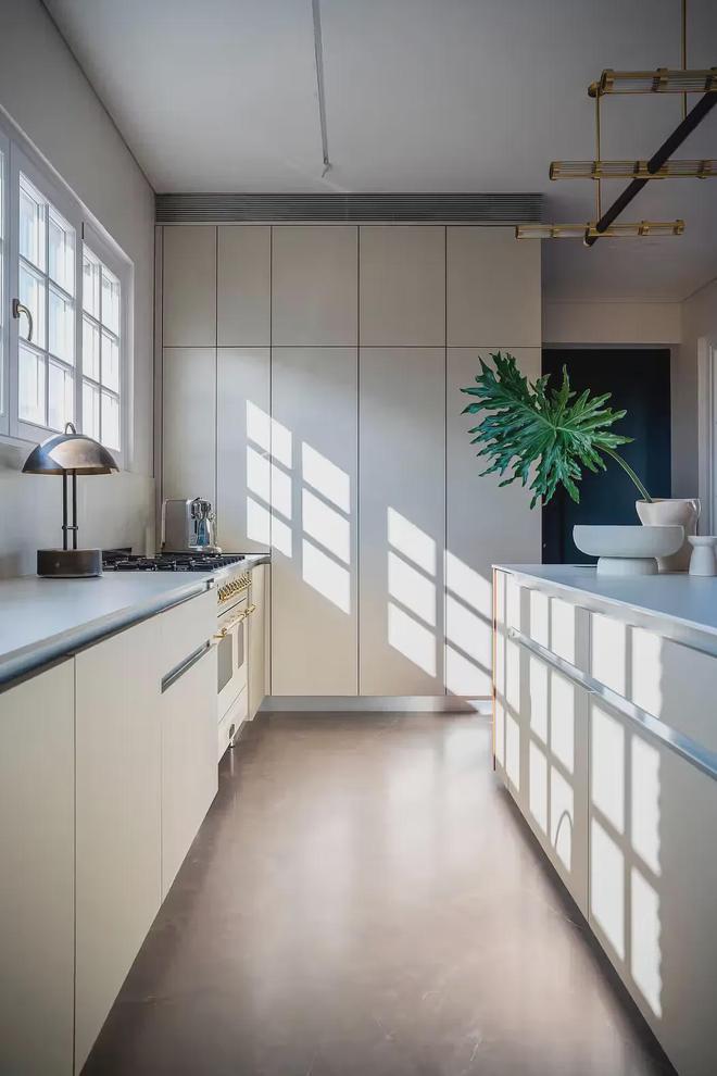 原木＋金属线条这才是kaiyun体育网页版我想象中的高级住宅感(图8)