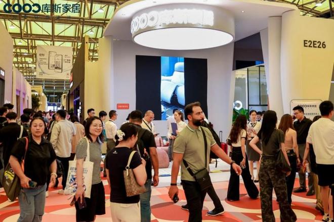 以创新设计引领家居新风尚—库斯家居亮相2025中国国际家具展览会(图1)