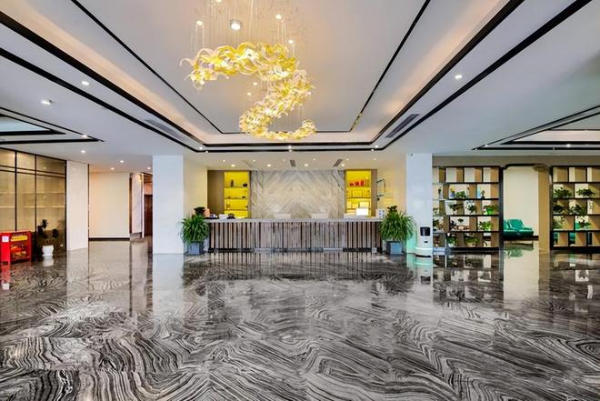 重庆圣名国际大酒店：双轨加持+全维配套解锁渝北旅居新体验(图2)