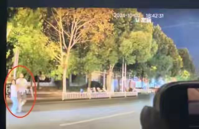 开云体育“江西景德镇一家三口被撞身亡案”审限期再次延长(图2)