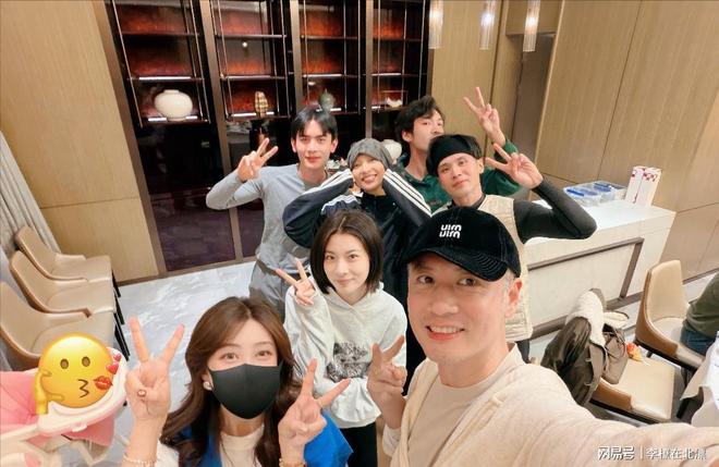 任重孙骁骁同框合照首晒和好友聚餐喝到脸红牵手回开云体育家意犹未尽(图5)