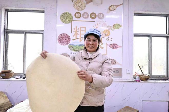 kaiyun体育全站喷香！日照人的餐桌离不开！年产销20多万斤她做到了！(图1)