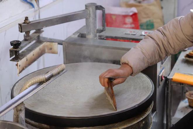 kaiyun体育全站喷香！日照人的餐桌离不开！年产销20多万斤她做到了！(图12)