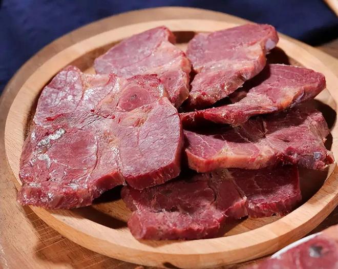 记者调查挂驴头卖马肉利润超九成重建餐桌信任需全链监管(图3)