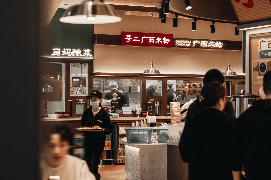 漂亮饭又“造神”！一线商圈开始排队广西菜(图3)