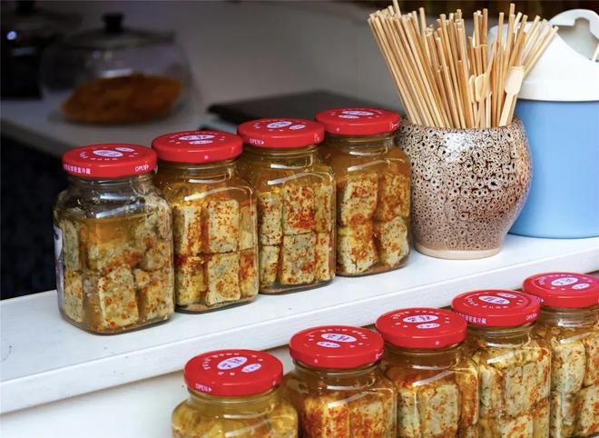 价格几乎腰斩！曾“碾压”老干妈的国民下饭菜被年轻人推出饭桌(图3)