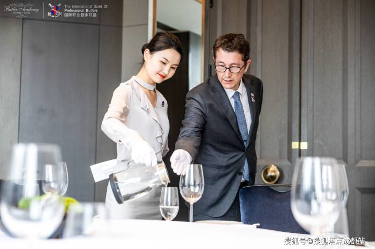 成都【金融城8号】五一优惠政策_售楼中心电话(提前开云体育预约享额外优惠)_热销户型_特价房源_价格走势(图4)